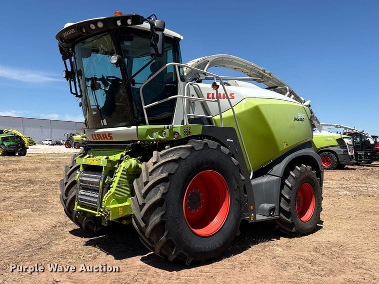 CLAAS Jaguar 990 Equipment Image0