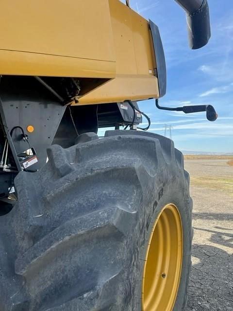 Image of CLAAS Lexion 585R equipment image 4