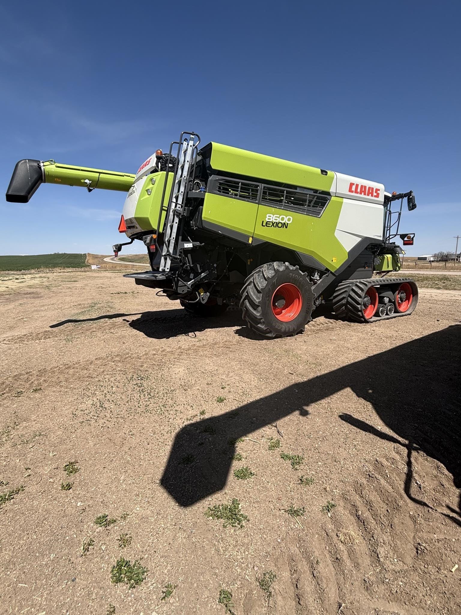 2022 CLAAS Lexion 8600 Equipment Image0