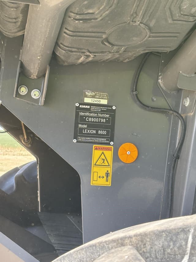 Image of CLAAS Lexion 8600 equipment image 1