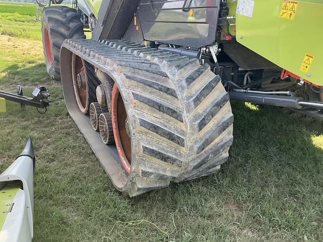 Image of CLAAS Lexion 8600 equipment image 3