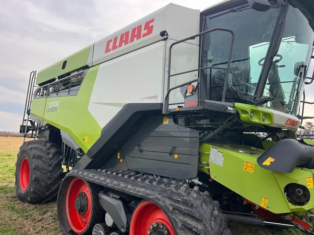 Image of CLAAS Lexion 8700 equipment image 1