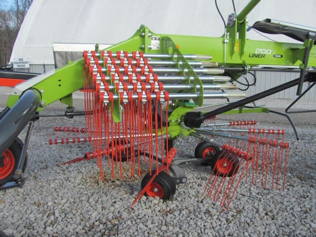 Image of CLAAS Liner 1700 Twin equipment image 1