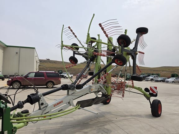 CLAAS Liner 2700 Equipment Image0