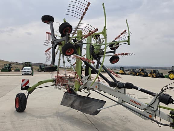 Image of CLAAS Liner 2700 equipment image 3