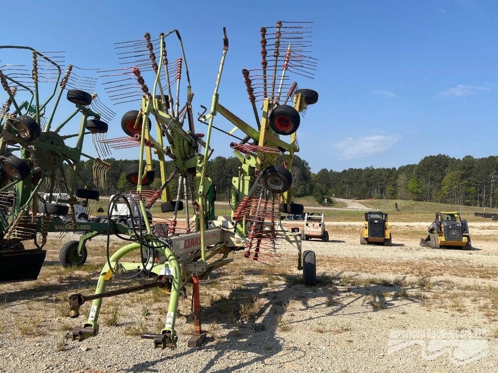 CLAAS Liner 880 Profil Equipment Image0