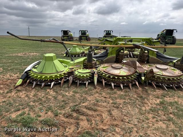 Image of CLAAS Orbis 750 equipment image 2