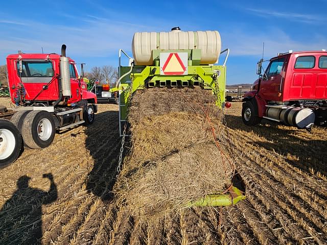 Image of CLAAS Quadrant 1200RC equipment image 4