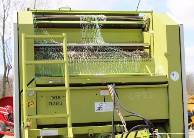 Image of CLAAS Rollant 160 equipment image 4