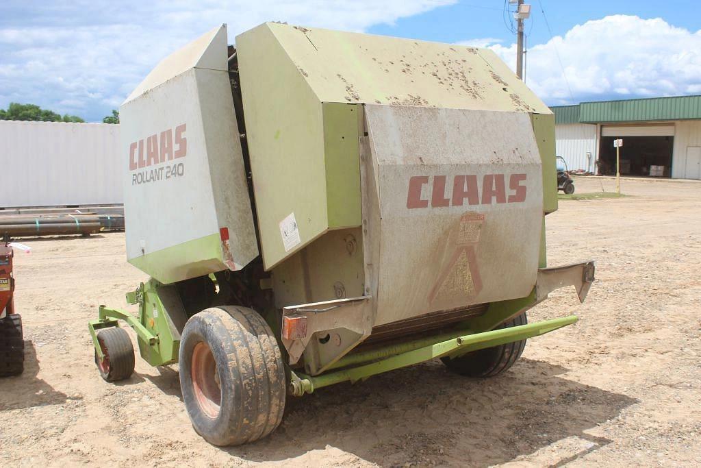 Image of CLAAS Rollant 240 Image 1