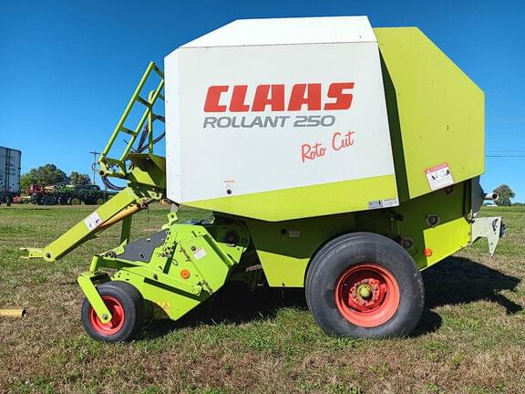 Image of CLAAS Rollant 250 equipment image 1