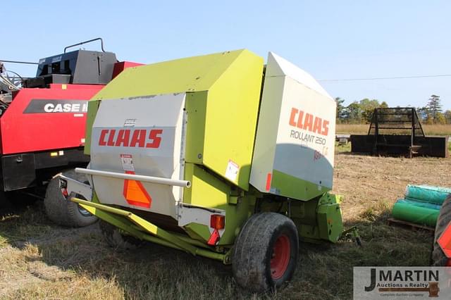 Image of CLAAS Rollant 250 equipment image 3