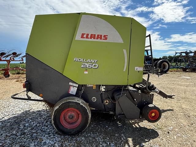 Image of CLAAS Rollant 260 equipment image 3