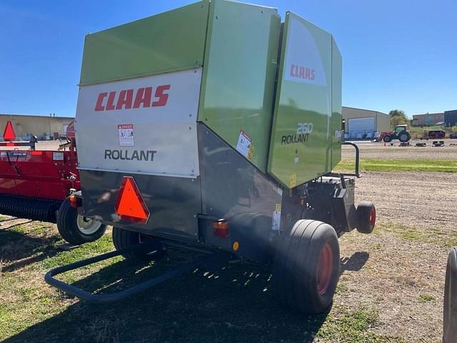 Image of CLAAS Rollant 260 equipment image 4