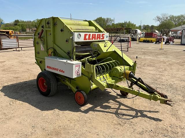 Image of CLAAS Rollant 44S equipment image 2