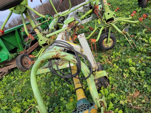 Image of CLAAS VOLTO 1050T equipment image 3