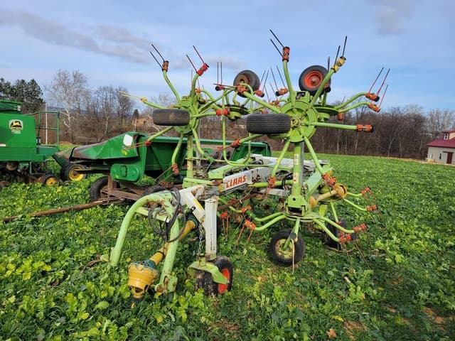 Image of CLAAS VOLTO 1050T equipment image 2