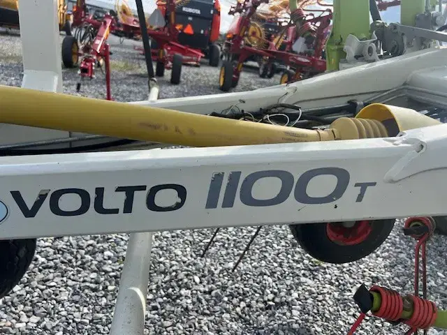Image of CLAAS Volto 1100T equipment image 4