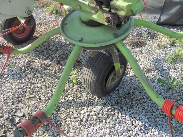 Image of CLAAS Volto 52T equipment image 4