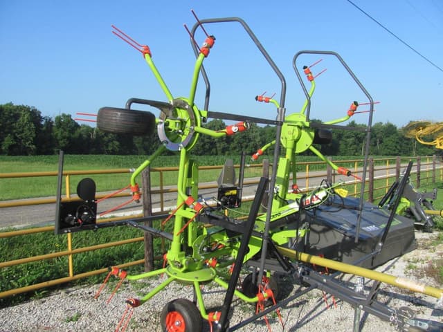 Image of CLAAS Volto 55TH equipment image 3