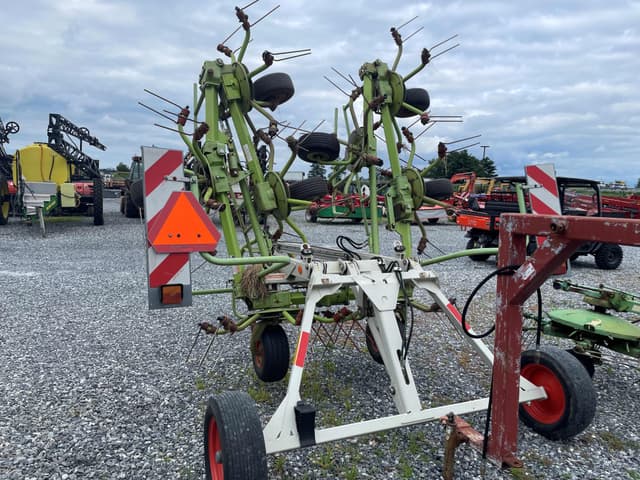 Image of CLAAS Volto 870T equipment image 4