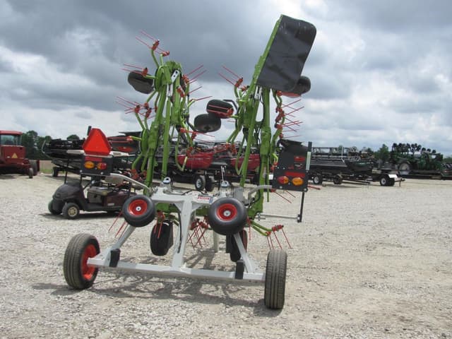 Image of CLAAS Volto 900T equipment image 2