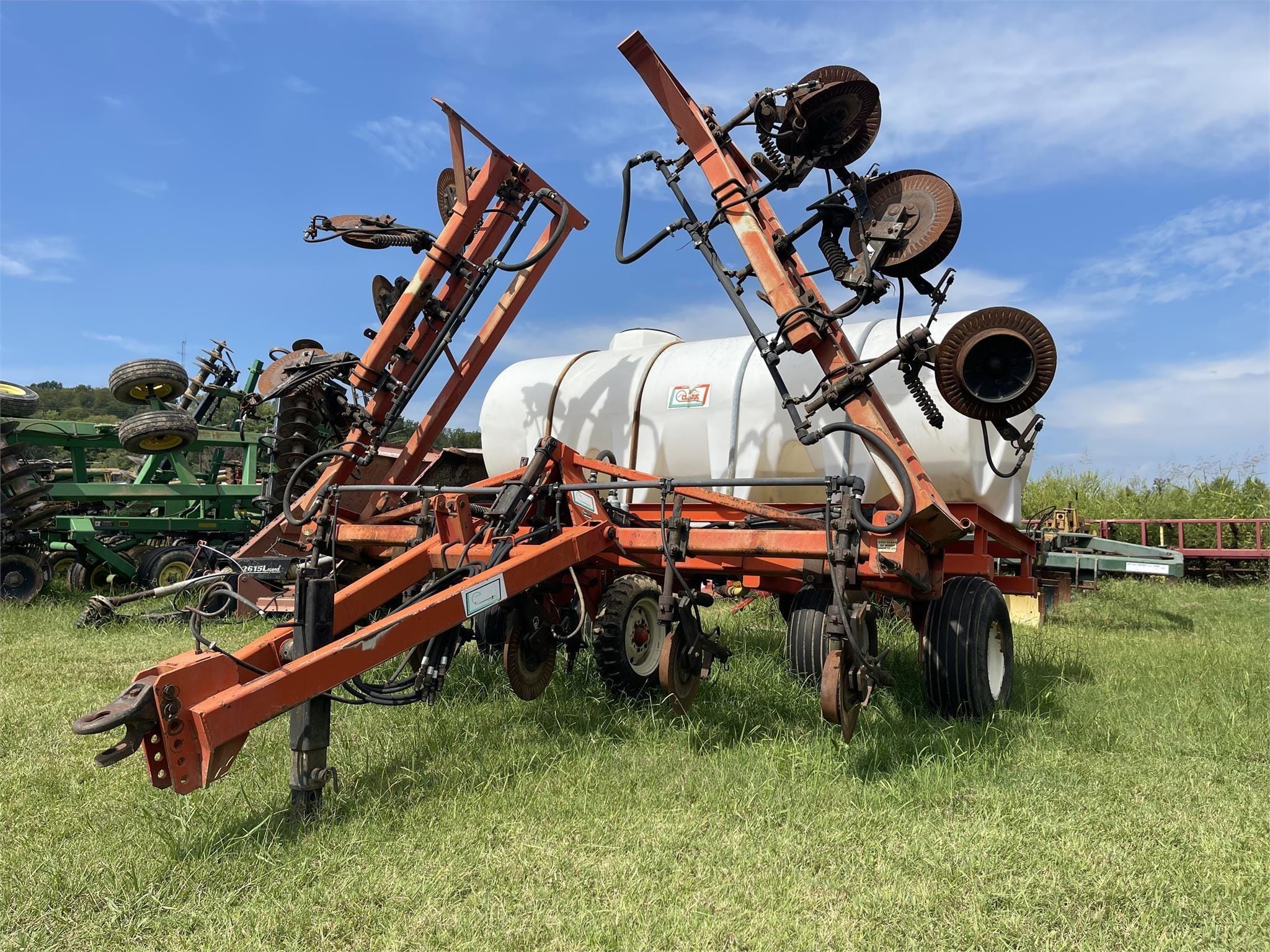 Clark Undetermined Equipment Image0