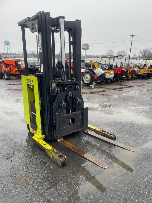 Image of Clark NP300-XX30 equipment image 1