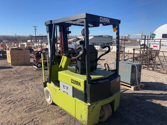 Image of Clark TM20 equipment image 3