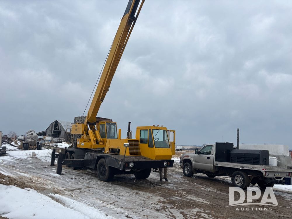 Clark 720 Equipment Image0