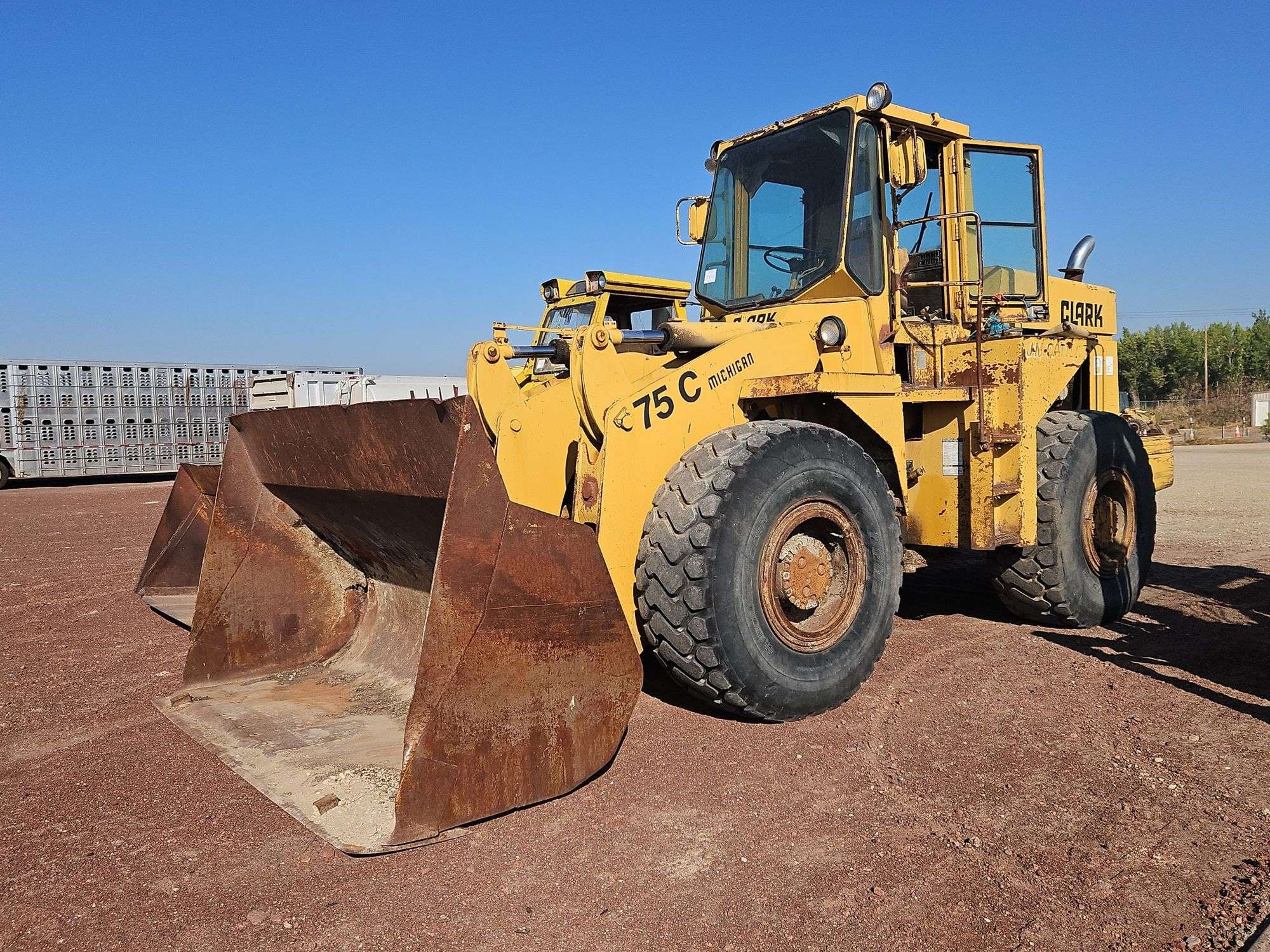 SOLD - Clark 75C Lot No. 13573 Construction with 6,470 Hrs | Tractor Zoom