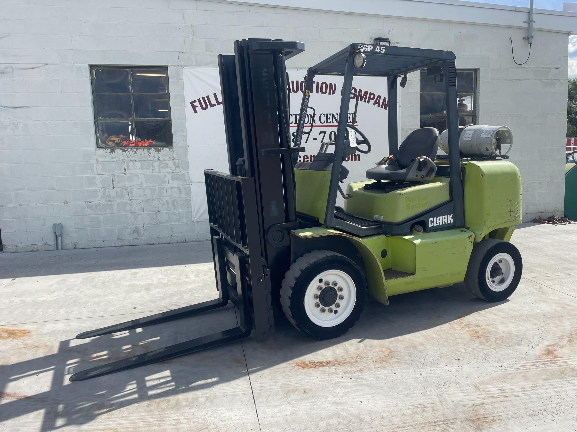 Clark CGP45 Equipment Image0