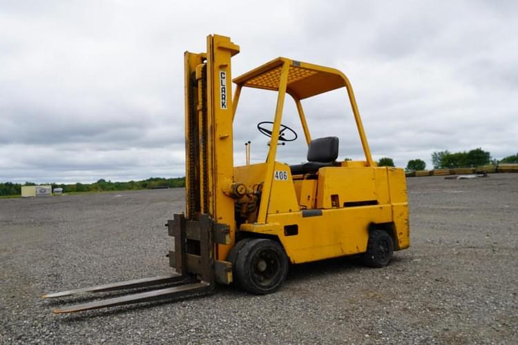Clark C100 Equipment Image0