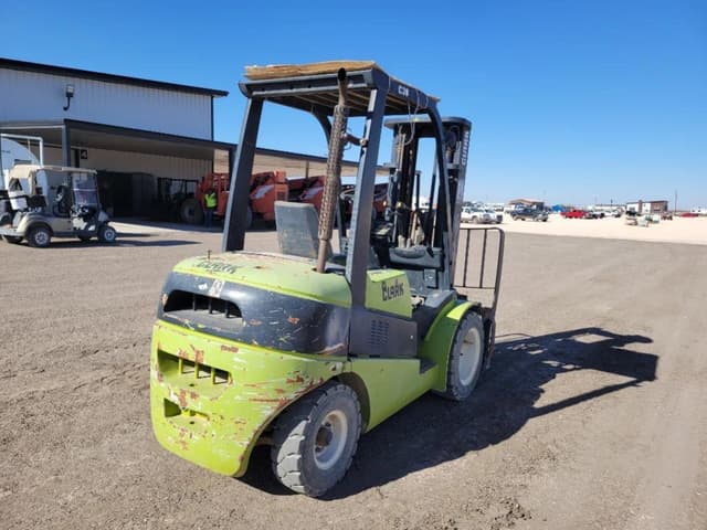 Image of Clark C30D equipment image 4