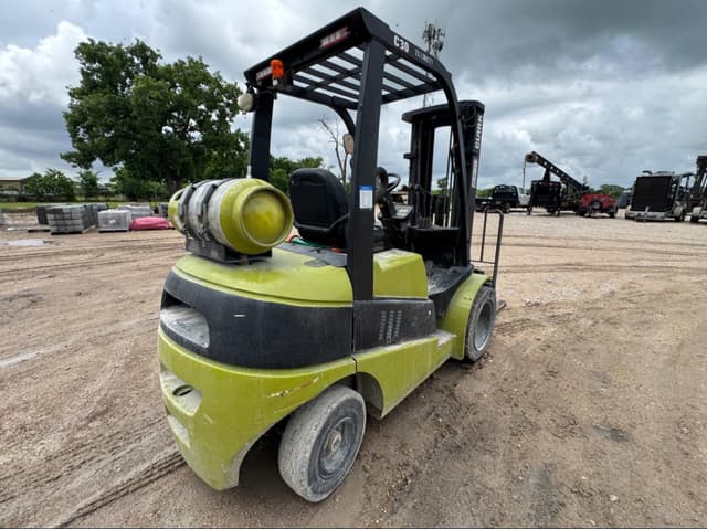 Image of Clark C30L equipment image 2