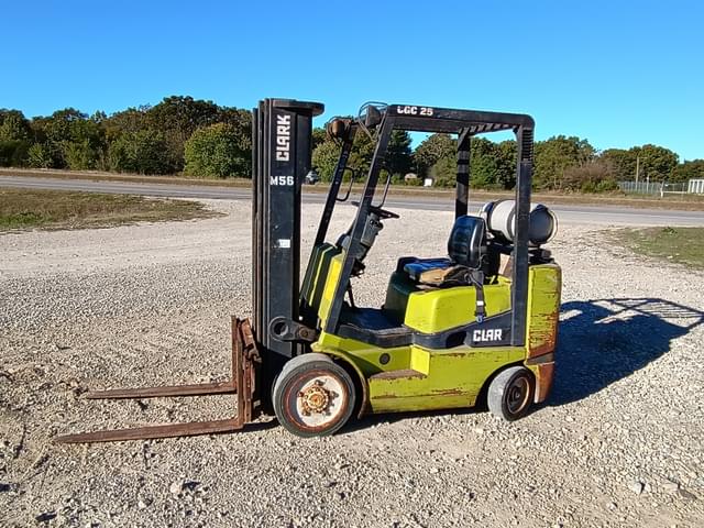 Image of Clark CGC25 equipment image 2