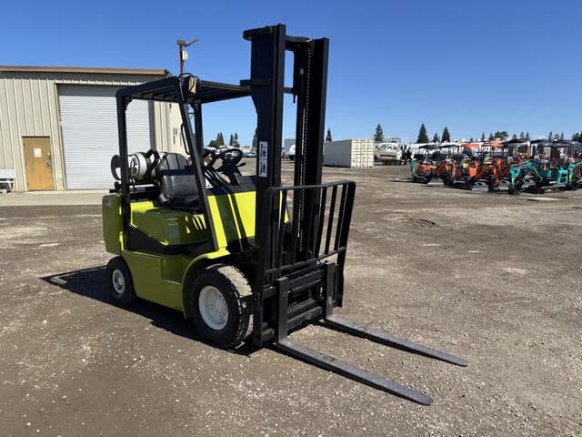 Image of Clark CGP25 equipment image 1