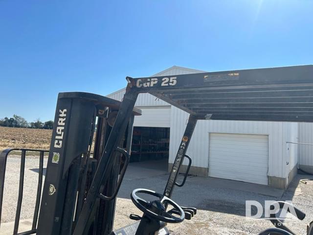 Image of Clark CGP25 equipment image 4