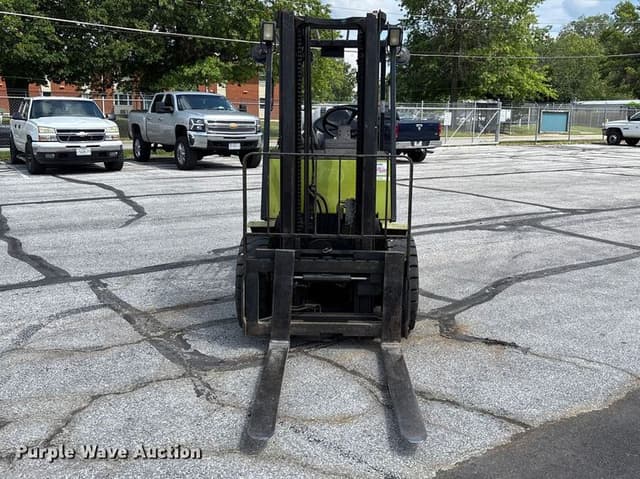 Image of Clark CGP30 equipment image 1