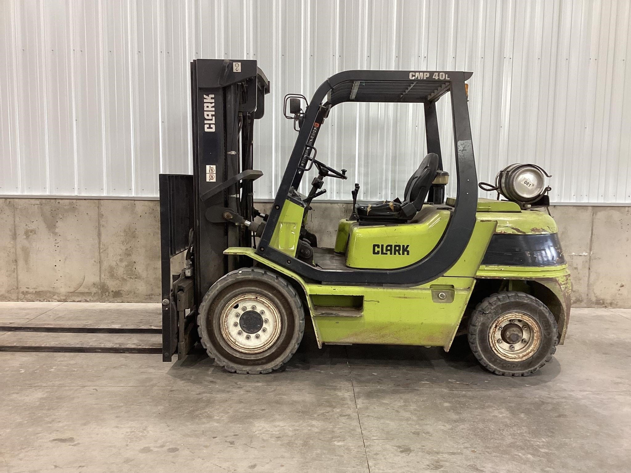 2006 Clark CMP 40L Equipment Image0