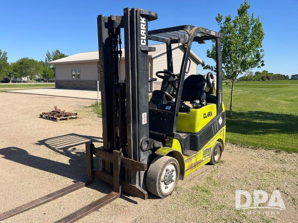SOLD - Clark C25 Lot No. 224 Construction with 12,385 Hrs | Tractor Zoom
