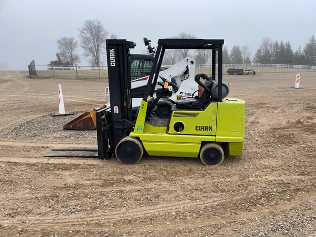Image of Clark GCX30 equipment image 1