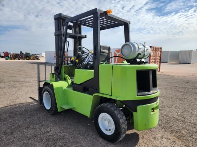 Image of Clark GPX40 equipment image 1