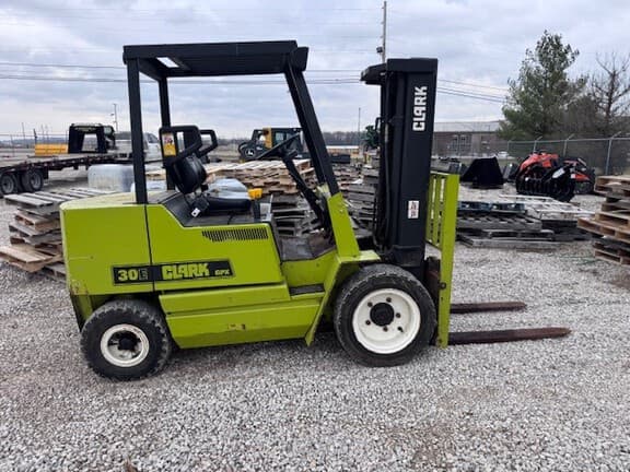 Image of Clark GPX30E equipment image 3