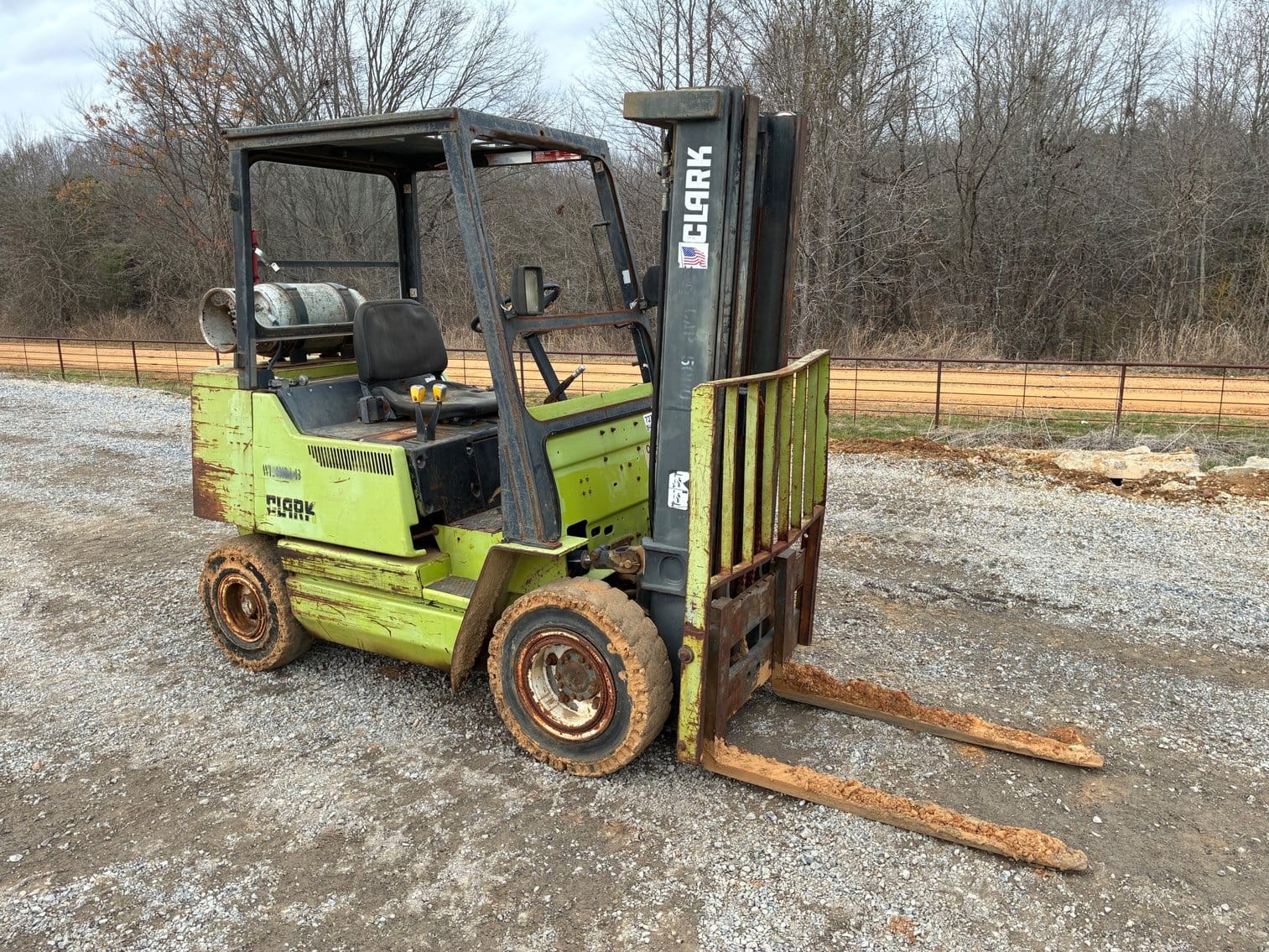 Clark GPX25 Equipment Image0