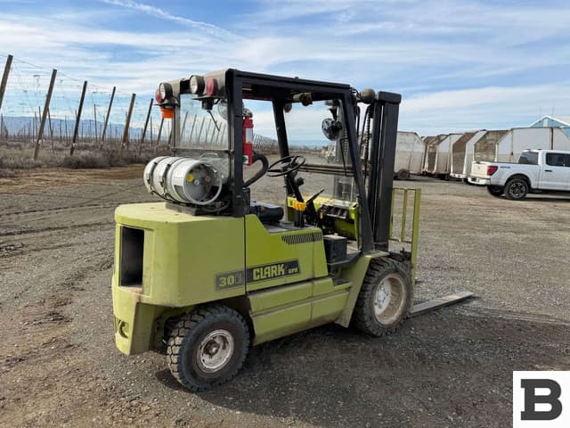 Image of Clark GPX30E equipment image 4