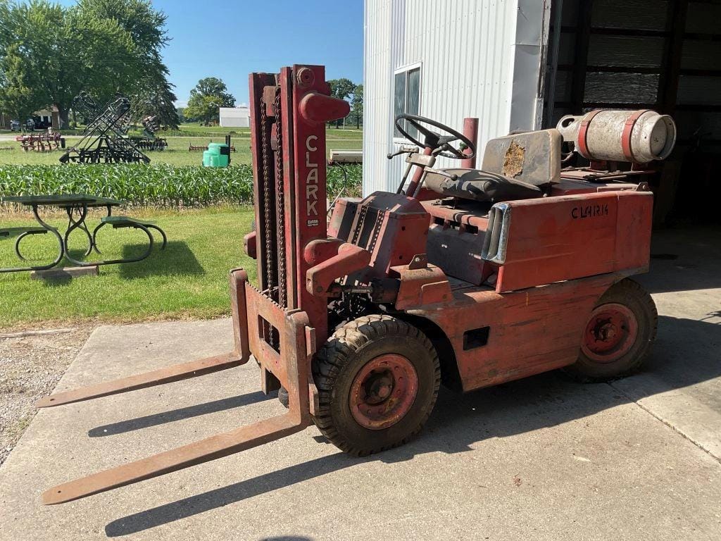 Clark 4000 Equipment Image0