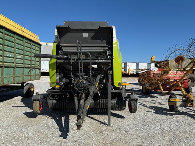 Image of CLAAS Variant 480RF equipment image 3