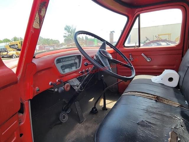 Image of Ford F-500 equipment image 2
