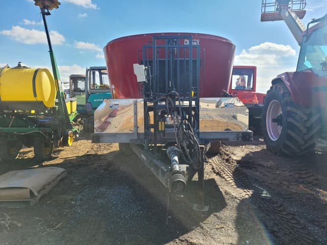 Image of Cloverdale 420T equipment image 1